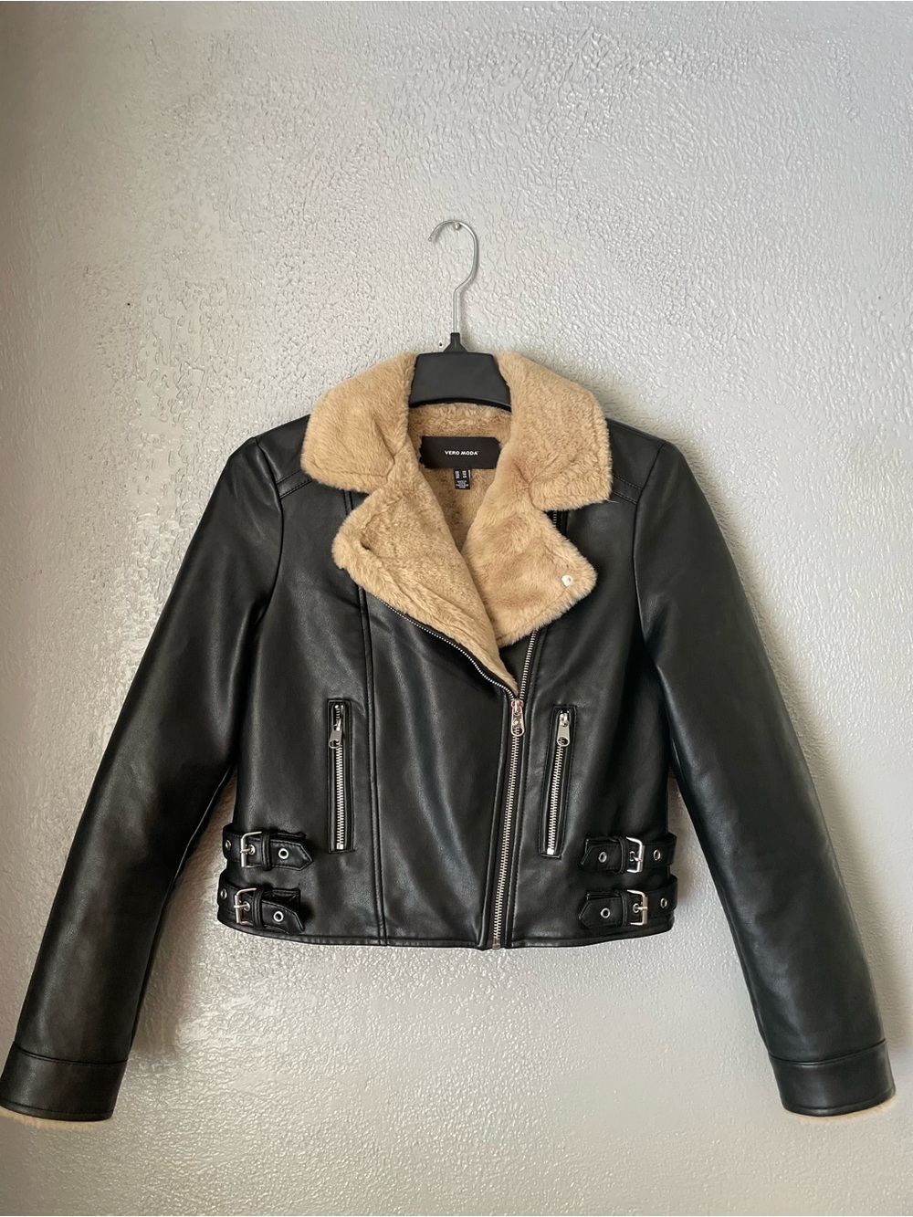 Vero Moda Black Vegan  Leather Moto Jacket with Beige Faux Shearling Collar